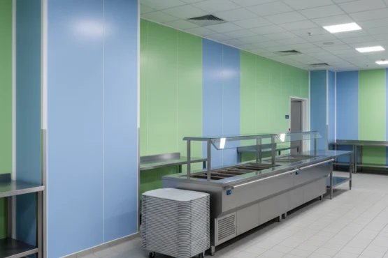 plaques murales pvc pour cuisine collective et cantine usage intensif